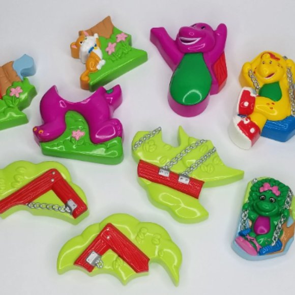 90s Vintage Barney and Friends Plastic Puzzle Toy - Picture 5 of 8